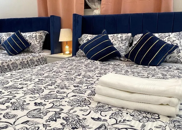 23 Blue Navi 1 Bedroom With Kitchen