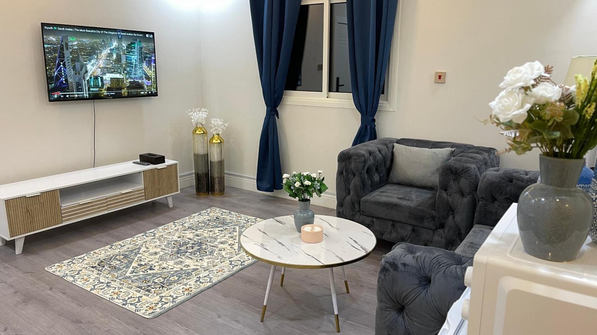 23 Blue Navi 1 Bedroom With Kitchen