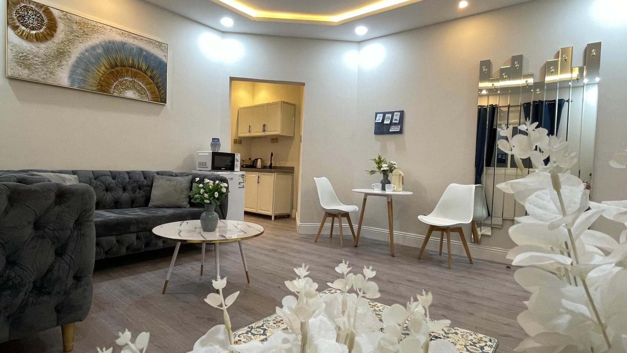 23 Blue Navi 1 Bedroom With Kitchen